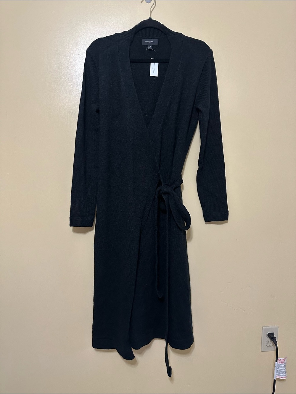 Banana Republic Wrap Knee Length V-Neck Sweater Dress Womens M Black - Picture 3 of 6
